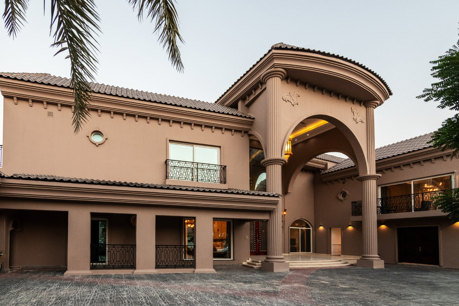 7 BR Villa in Jumeirah Golf Estates